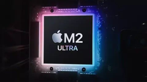 Milyen teljesítményre képes az Apple M2 Ultra SoC a rivális processzorokhoz és videokártyákhoz képest?