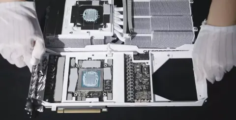 GeForce RTX 4090 extrém tuning: új világrekord született, szinte karnyújtásnyira a 4 GHz-es órajel-álomhatártól