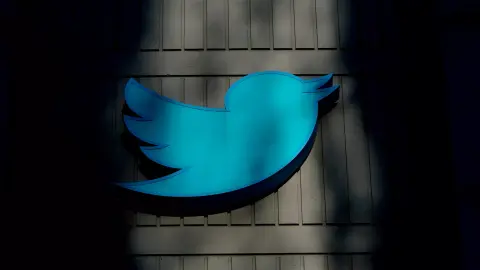 Alaposan bekorlátozta a Twittert Elon Musk, drasztikus lépések történtek