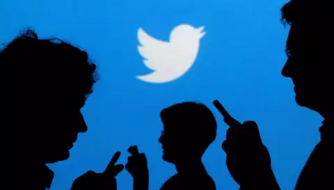 A küldhető üzenetek mennyiségét is korlátozni kezdi a Twitter