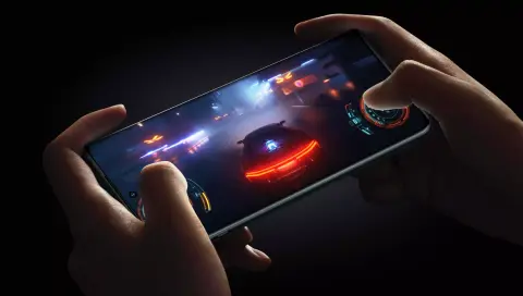 Szakadó esőben is a maximumon fog pörögni a OnePlus Ace 2 Pro