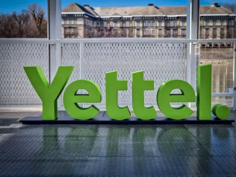 Kiszáll a magyar állam a Yettelből
