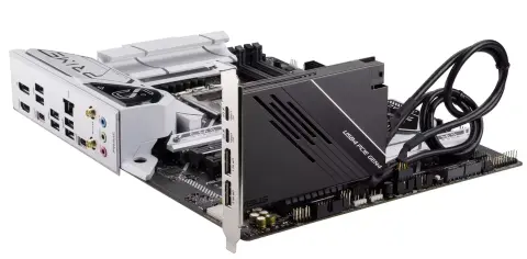 ASUS USB4-es PCIe bővítőkártya: 2 x 60 wattos töltés, 8K-s kijelzők támogatása