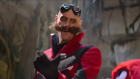Jim Carrey már visszavonult, de mégsem