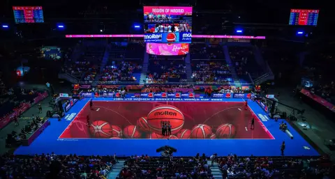 LED fal után LED padló – NBA pályát építettek kijelzőből