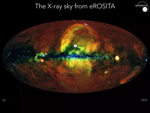 Tényleg tágul az univerzum