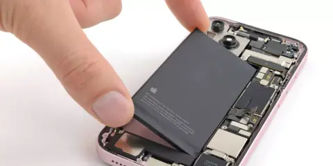 Apple: Az iPhone 15 már tartósabb akkumulátort kapott