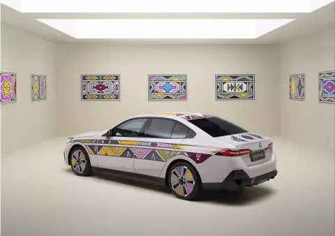 A BMW komolyan veszi a színváltós autó fejlesztését, itt a harmadik generáció