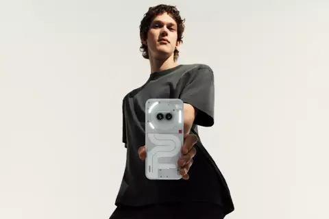 Itt a Nothing Phone (2a), és meglepően olcsó lett