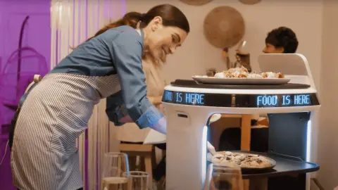Jelentős robotikai befektetésre szánta el magát az LG, amivel már a jövőre készül