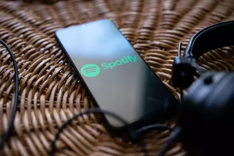 Megjelentek a teljes videóklipek a Spotify-on
