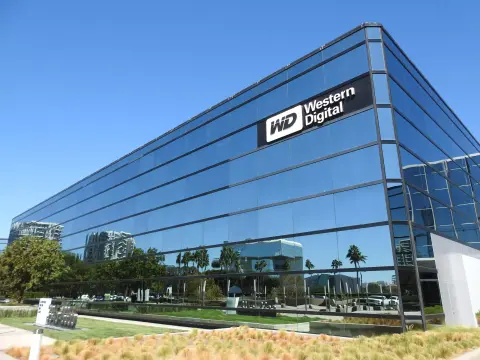 HDD- és SSD-hiányra figyelmeztette üzleti partnereit a Western Digital – Drágulás várható