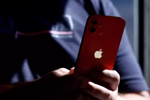 „Ön egy zsoldos kémprogram-támadás célpontja” – Sokakat figyelmeztetett az Apple