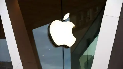 Egyszerre két hajtogatható eszköz jön az Apple-től, de egyik sem mobil lesz
