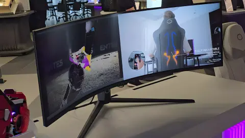 Hatalmas, 57 hüvelykes gamer monitort villantott a Cooler Master – Mini-LED, dual UHD felbontás, ívelt panel