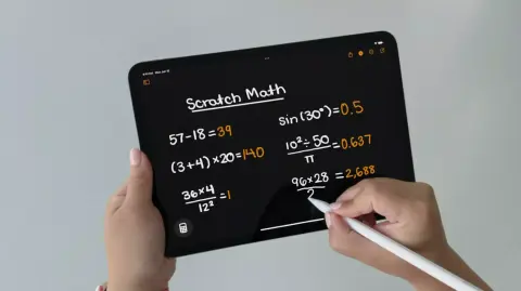 Számológépet kapott az iPadOS, a watchOS pedig rengeteg újítást hoz
