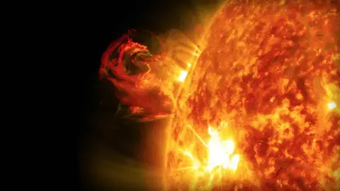 Az elmúlt évek legerősebb napkitörése a Curiosity kameráit is befolyásolta a Marson