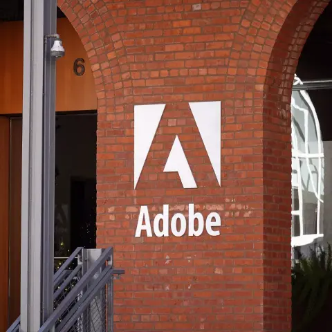 Perbe fogja az Adobe-ot az Egyesült Államok az előfizetési rendszere okán
