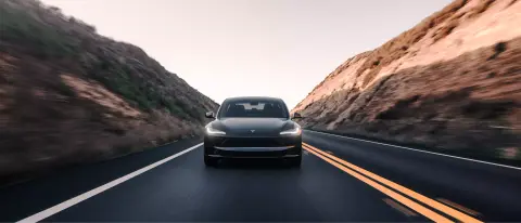 Meglepő adatokat közölt a Tesla az akkudegradációról