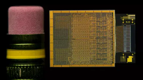 Új chiplet az Inteltől, ami optikai kapcsolatot biztosít a CPU és a GPU között