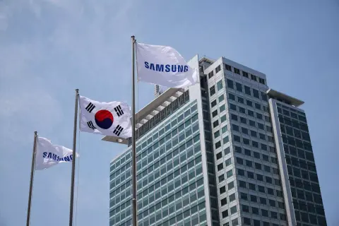 Példa nélküli sztrájkba kezdtek a Samsung dolgozói