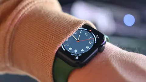 Műanyag tokkal spórolhat az Apple a következő Watch SE-nél