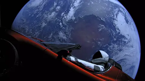Repülő autókat hozott a Gran Turismo 7 frissítése, nem direkt