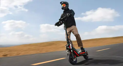 Megszületett a Segway első terepen is boldoguló villanyrollere