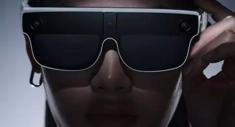 0,44 colon Full HD felbontás – AR szemüvegekhez tervezett kijelzőt a Sony