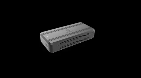 Az AKASA USB4-es külső SSD háza egy 8000 RPM-en pörgő ventilátort is kapott