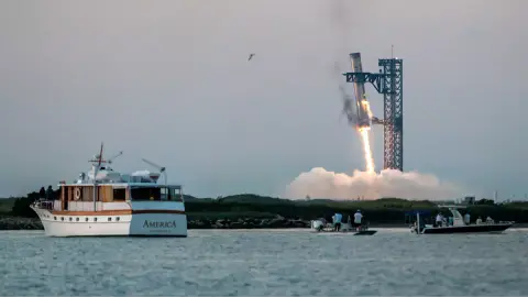 A SpaceX sikeresen elkapta saját használt hordozórakétáját