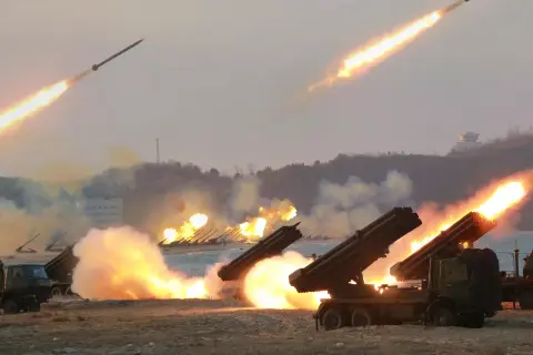 Ukrán kutatók tiltott nyugati chipeket találtak az oroszok által használt észak-koreai rakéták fedélzetén