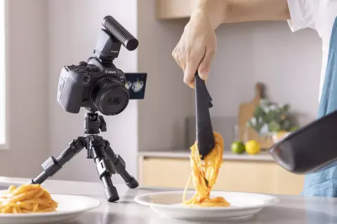 Meglepően olcsó VR optikát dobott piacra a Canon