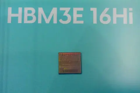 Elkészült a világ első 16 lapkából álló 48 GB-os HBM3E memóriachip-szendvicse, hála az SK Hynix-nek