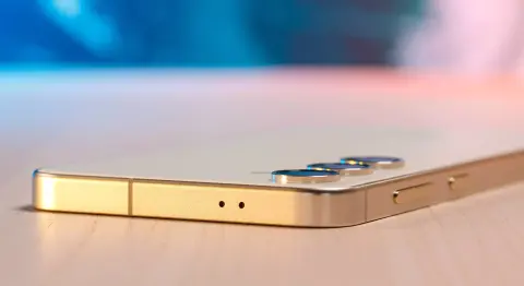 Ultra kamerát kaphat a vékony Galaxy S25