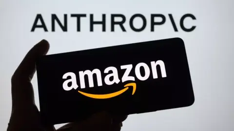Újabb brutális befektetéssel tolja meg a ChatGPT riválisát az Amazon