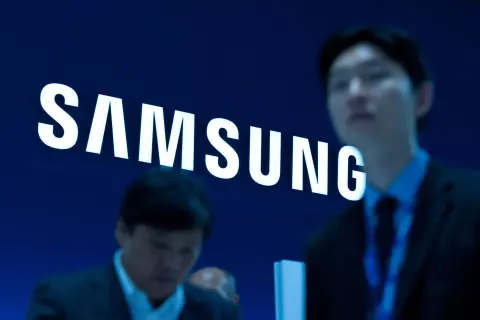 Vezetőcserékkel próbálja a Samsung kezelni a háttérben zajló válságát
