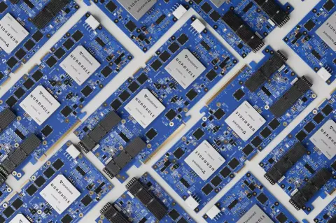 Jelentős befektetést eszközöl Jeff Bezos és a Samsung a Tenstorrentbe, hogy megtörjék az Nvidia egyeduralmát