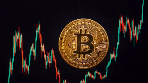 100 000 dollár felett a bitcoin árfolyama