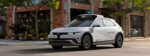 Japánba utaznak a Waymo önvezető taxik