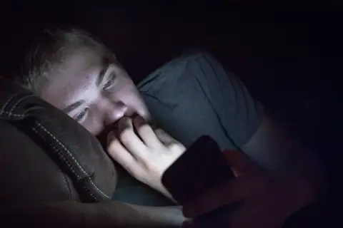 Az EU-nak hála már hivatalosan lehet pornó appot telepíteni az iPhone-okra