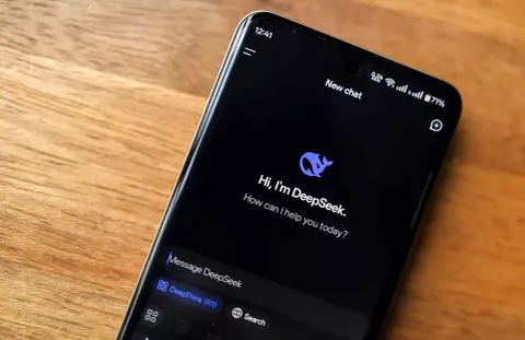 Integrált DeepSeek chatbotot kapnak a Honor okostelefonok