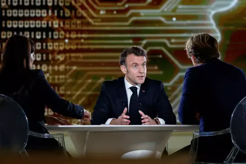 Franciaország elképesztő összeggel száll be a nagy MI versenybe