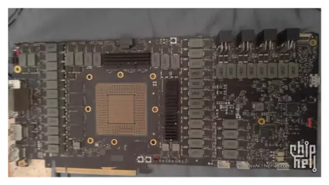 A apărut un prototip GeForce RTX 5090 și RTX 4090 cu patru conectori de alimentare cu 16 pini.