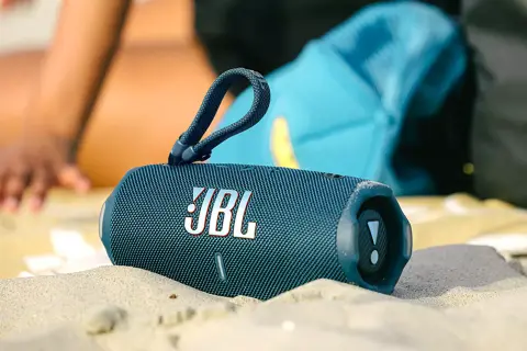 Megérkezett a JBL legnépszerűbb hangszóróinak új generációja