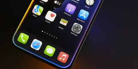 Sokkal nagyobb a baj az Apple-nél a csúszó Siri fejlesztések miatt, mint gondolni lehetett