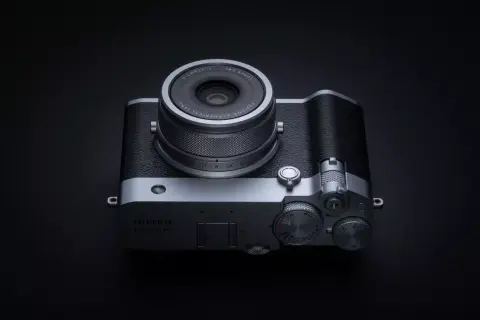 A Fujifilm megalkotta a világ első fix optikás középformátumú fényképezőjét