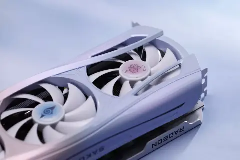 Illatosítóval felszerelt Radeon RX 9070 XT videokártyával rukkolt elő a Yeston