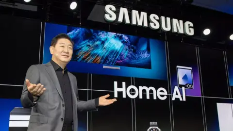 Átszervezi a Samsung a digitális eszközök részlegének vezetését