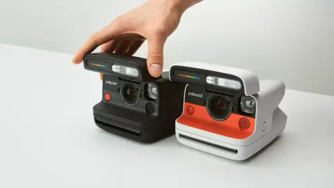 Polaroid Flip – Instantkamera erős vakuval és ügyes extrákkal